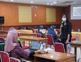 Kegiatan Training Public Speaking bertempat di Aula Universitas Nasional pada Senin, 8 Maret 2021