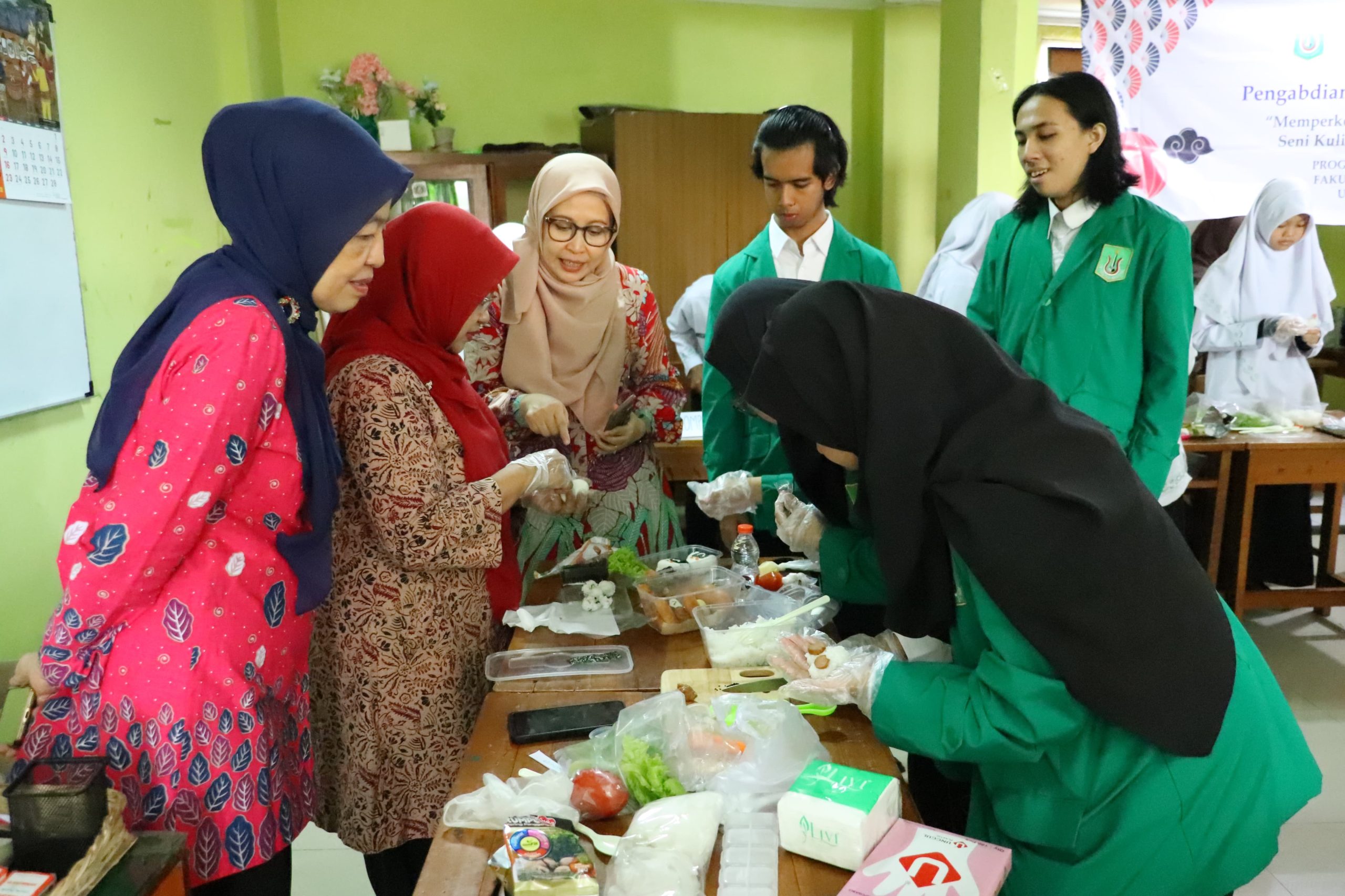 Sastra Jepang UNAS Kenalkan Bahasa dan Budaya Negeri Matahari Terbit di MAN 7 Jakarta