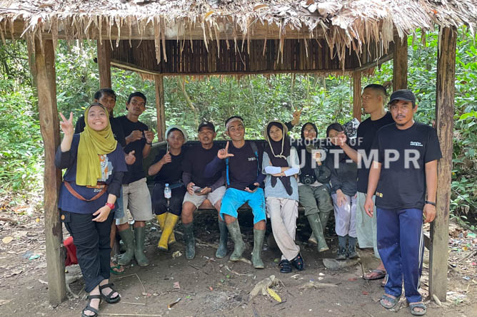 Prodi S1 dan S2 Biologi Gelar PKM, Dorong Kelompok Masyarakat Untuk Aksi Konservasi Nyata