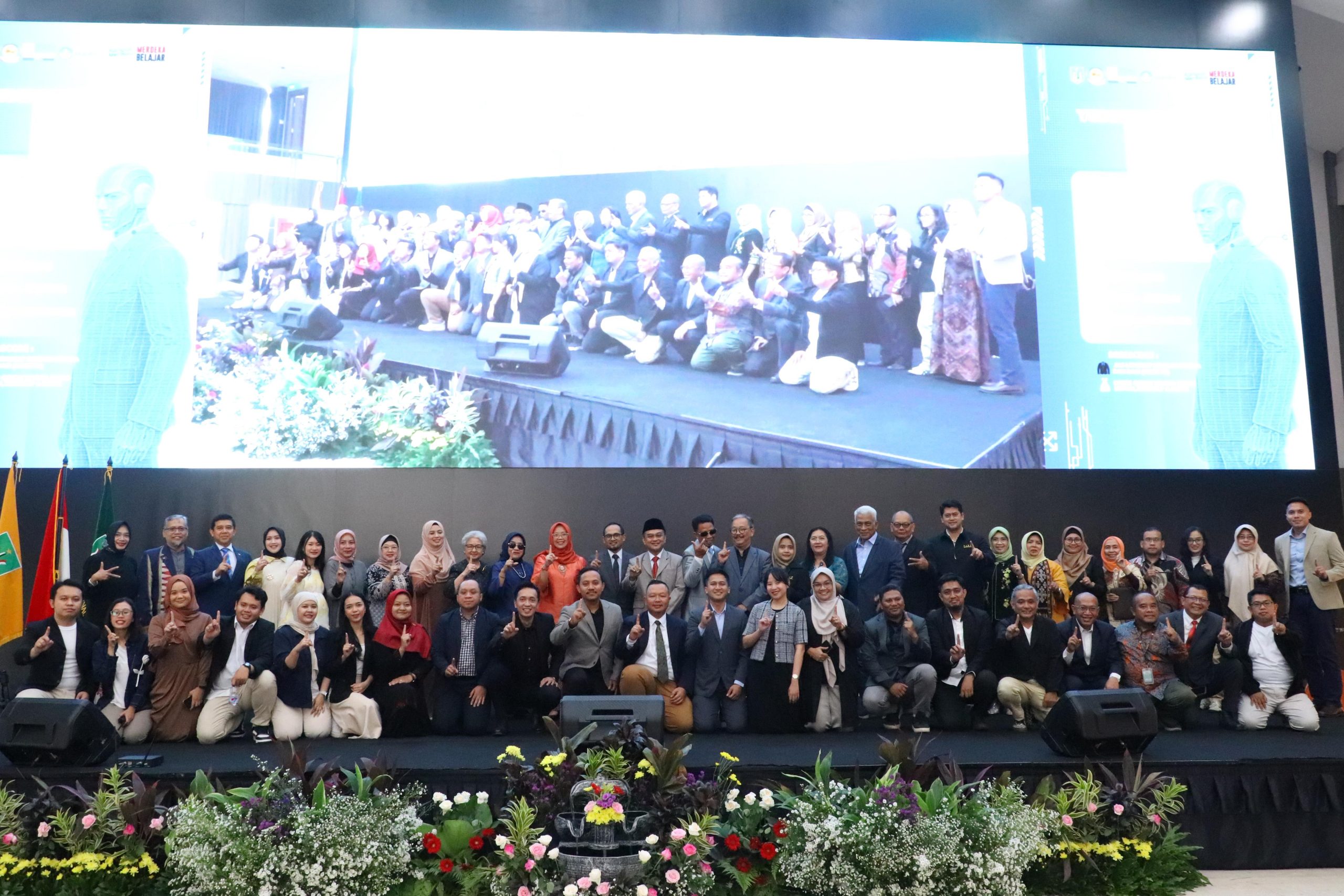 Teguhkan Peran Kemanusiaan di Tengah Laju Teknologi, FISIP UNAS Gelar Yudisium Semester Ganjil Tahun Akademik 2024/2025