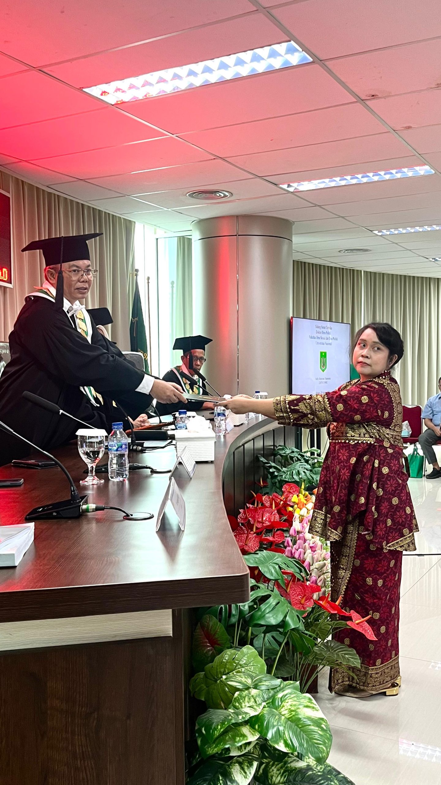 Selly Octaviani Yuanninta Raih Gelar Doktor Ilmu Politik UNAS dengan Predikat Sangat Memuaskan