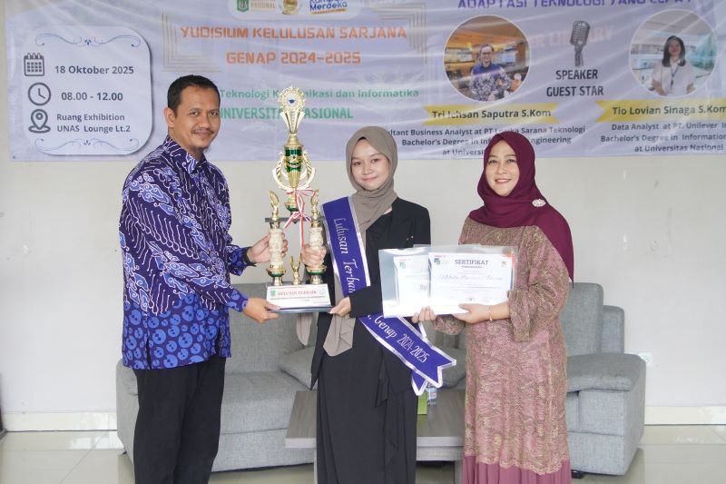 FTKI UNAS Kukuhkan 38 Lulusan Sarjana Siap Berkarir di Era Data